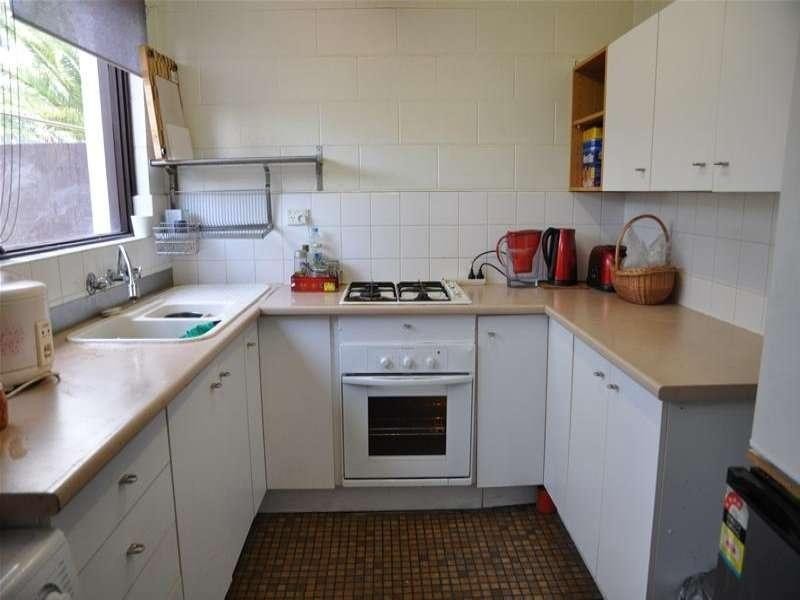 11/1 Gore Street, Glenelg SA 5045