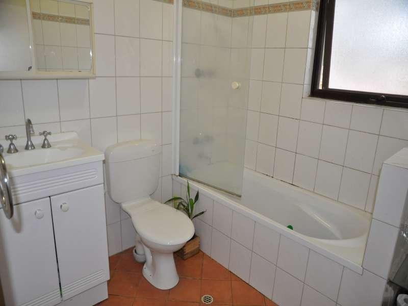 11/1 Gore Street, Glenelg SA 5045