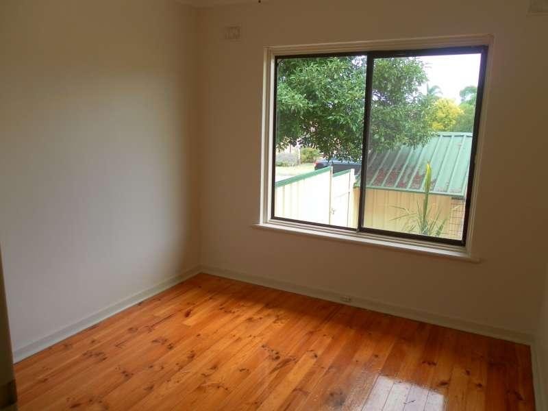 16 Clive Street, Morphett Vale SA 5162