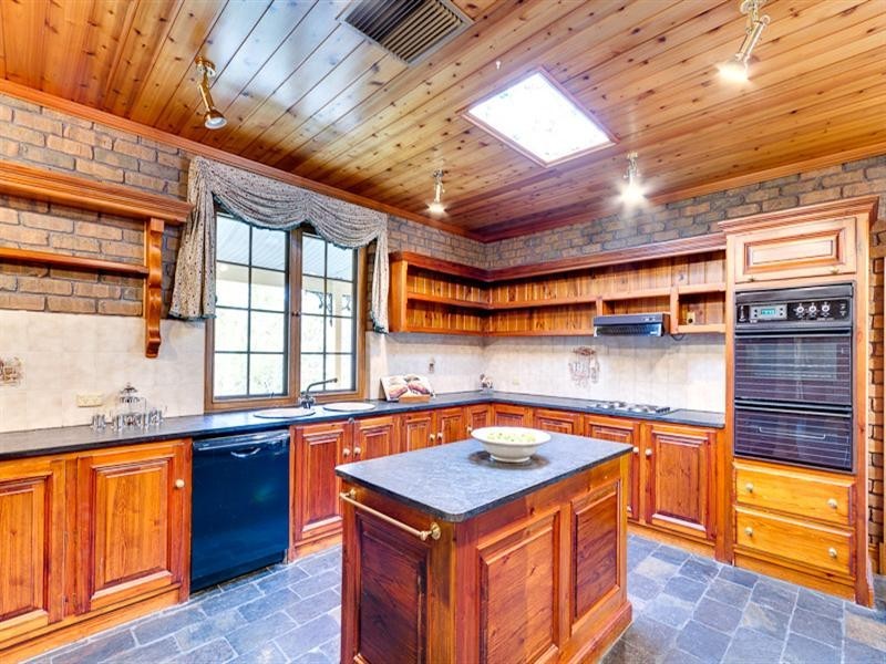 16 Grevillea Crescent, Stonyfell SA 5066