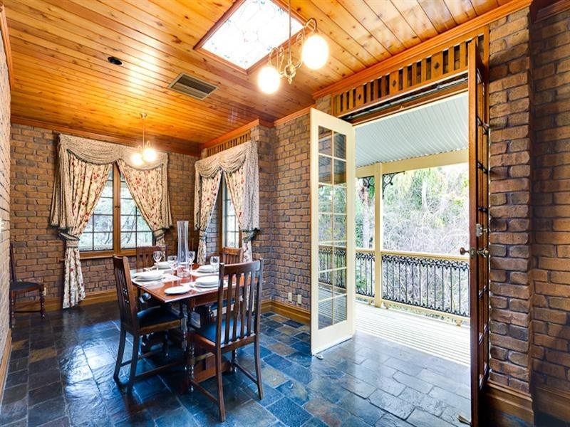 16 Grevillea Crescent, Stonyfell SA 5066