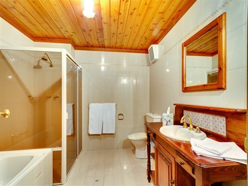 16 Grevillea Crescent, Stonyfell SA 5066