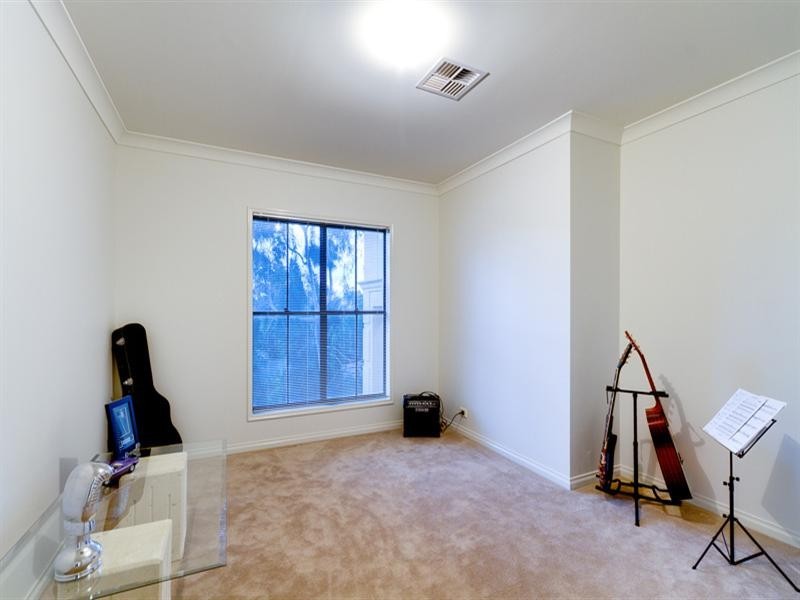 3 Erica Court, Flagstaff Hill SA 5159