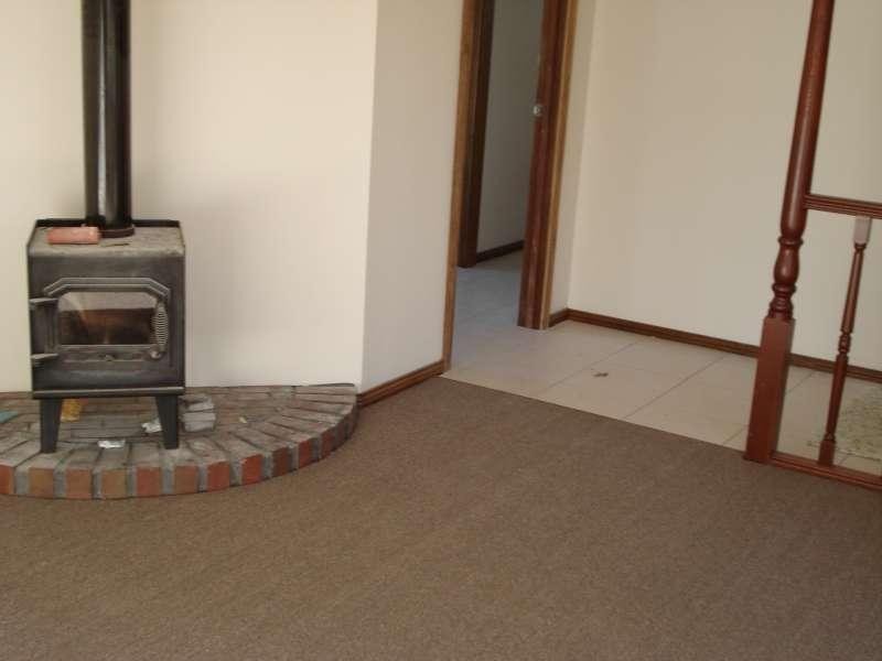 2 Lexcen Grove, Happy Valley SA 5159