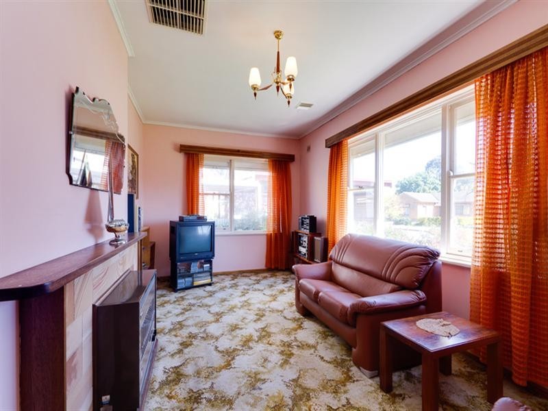 8 Stroma Road, Marion SA 5043