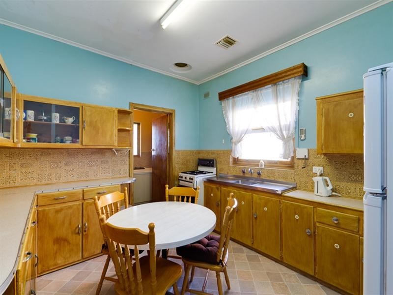 8 Stroma Road, Marion SA 5043