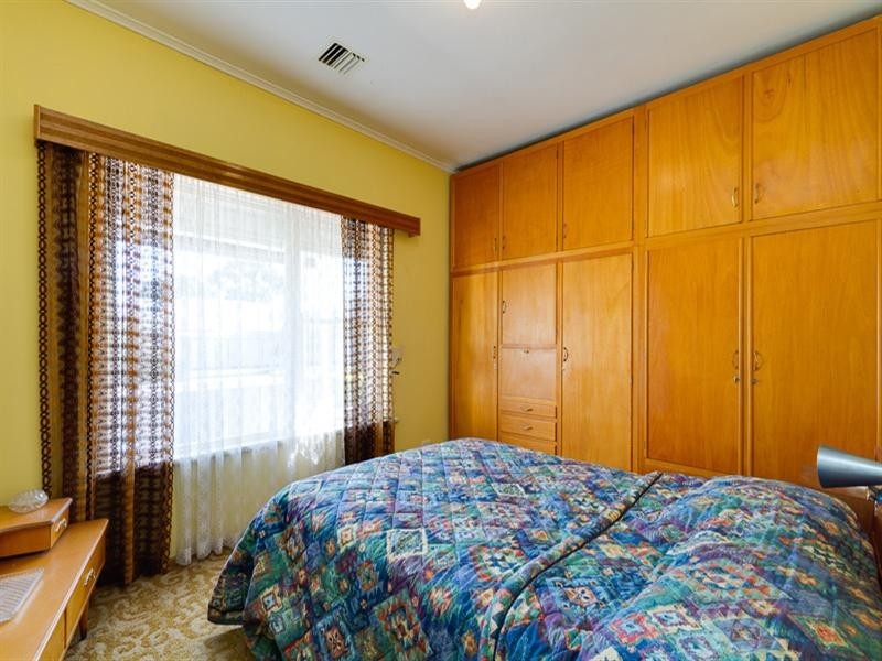 8 Stroma Road, Marion SA 5043