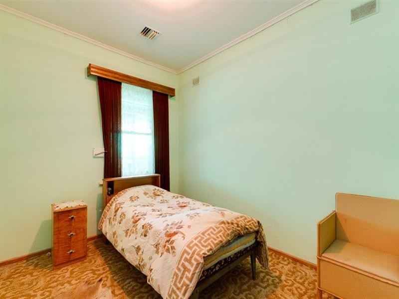 8 Stroma Road, Marion SA 5043