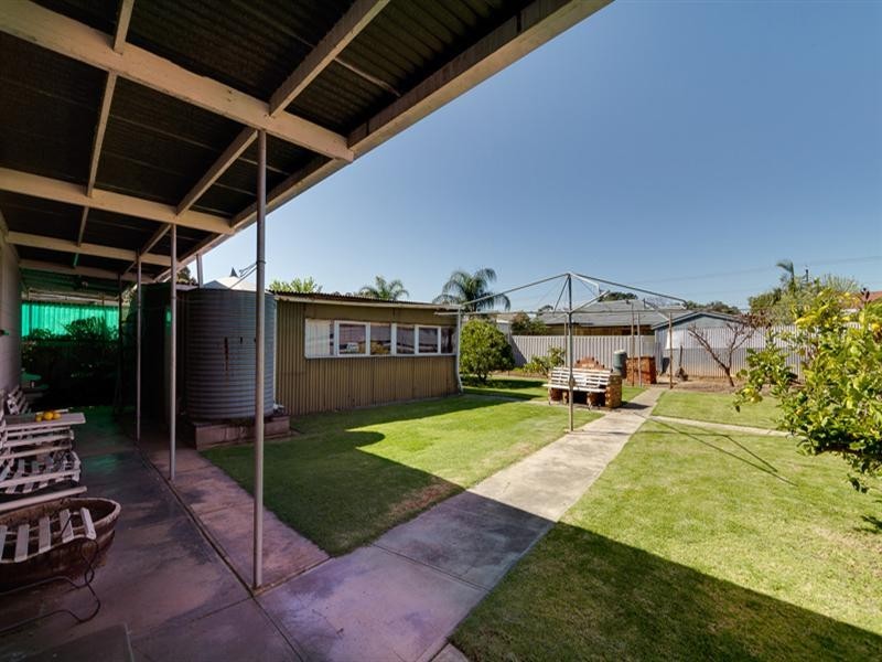 8 Stroma Road, Marion SA 5043