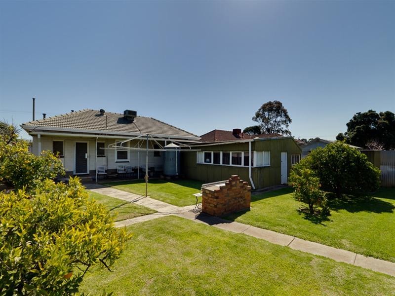 8 Stroma Road, Marion SA 5043