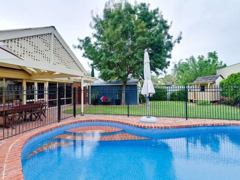 15 Ackland Avenue, Clarence Gardens SA 5039
