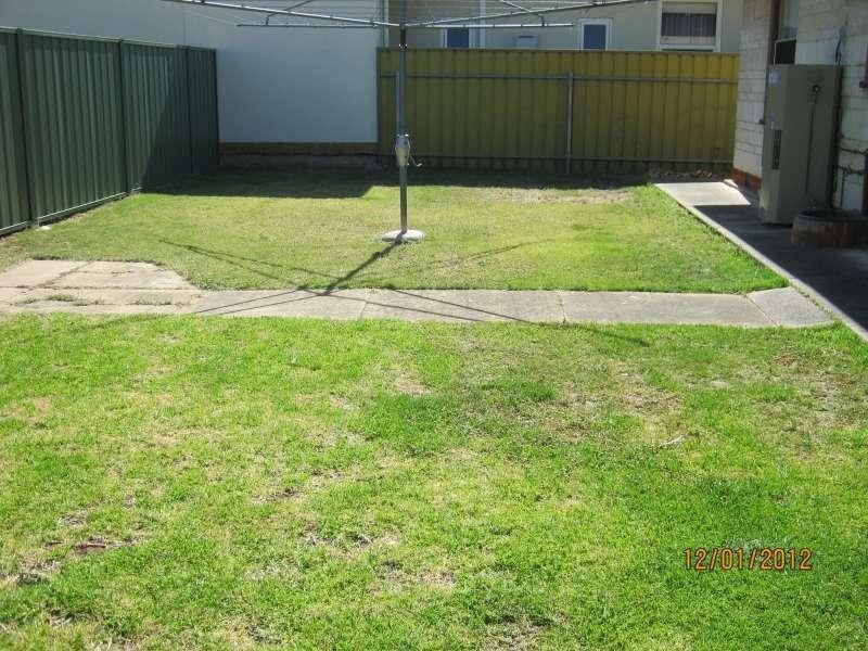 14 Burton Avenue, Park Holme SA 5043