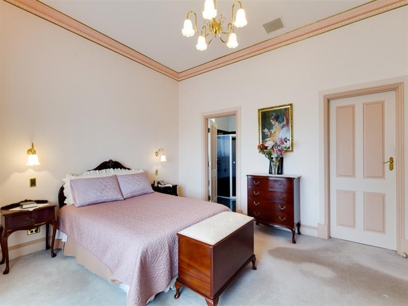 4 Kinnane Crescent, Pasadena SA 5042