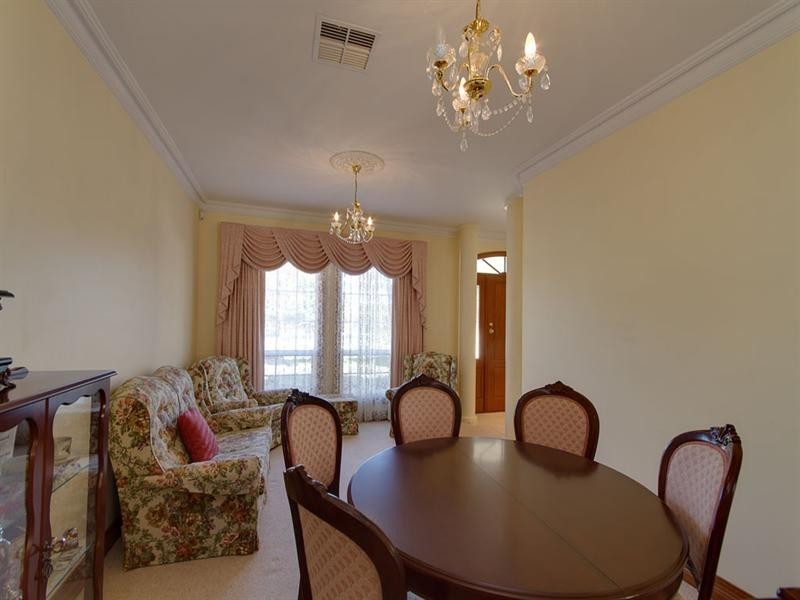 6 Dunk Crescent, Grange SA 5022