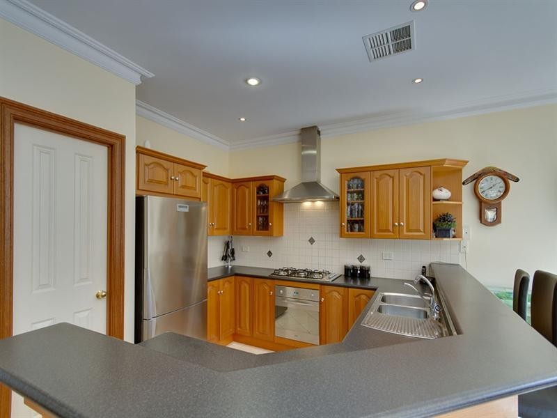 6 Dunk Crescent, Grange SA 5022