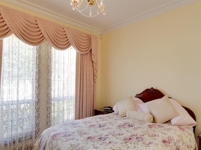 6 Dunk Crescent, Grange SA 5022