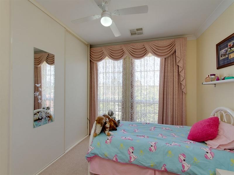 6 Dunk Crescent, Grange SA 5022