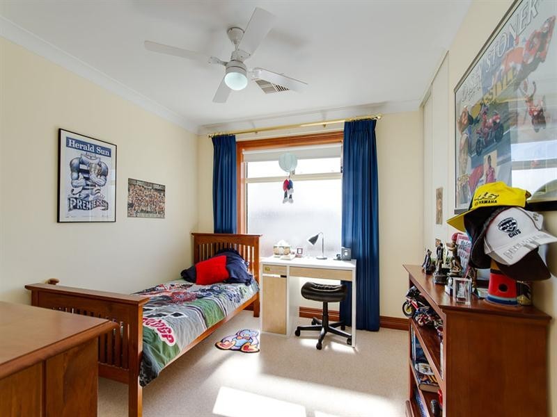 6 Dunk Crescent, Grange SA 5022