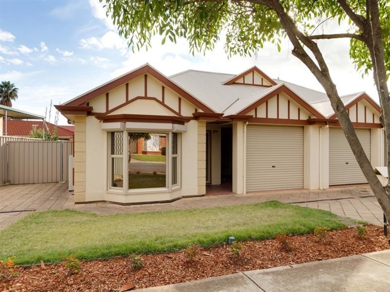 2 Regent Avenue, Clovelly Park SA 5042
