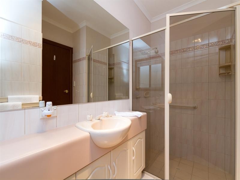 2 Regent Avenue, Clovelly Park SA 5042