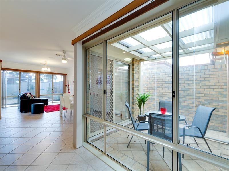 2 Regent Avenue, Clovelly Park SA 5042