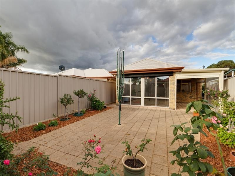 2 Regent Avenue, Clovelly Park SA 5042