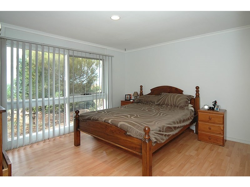 220 The Cove Road, Hallett Cove SA 5158