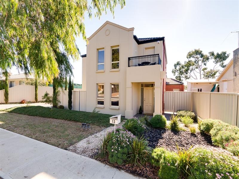 13 Lincoln Avenue, Sturt SA 5047