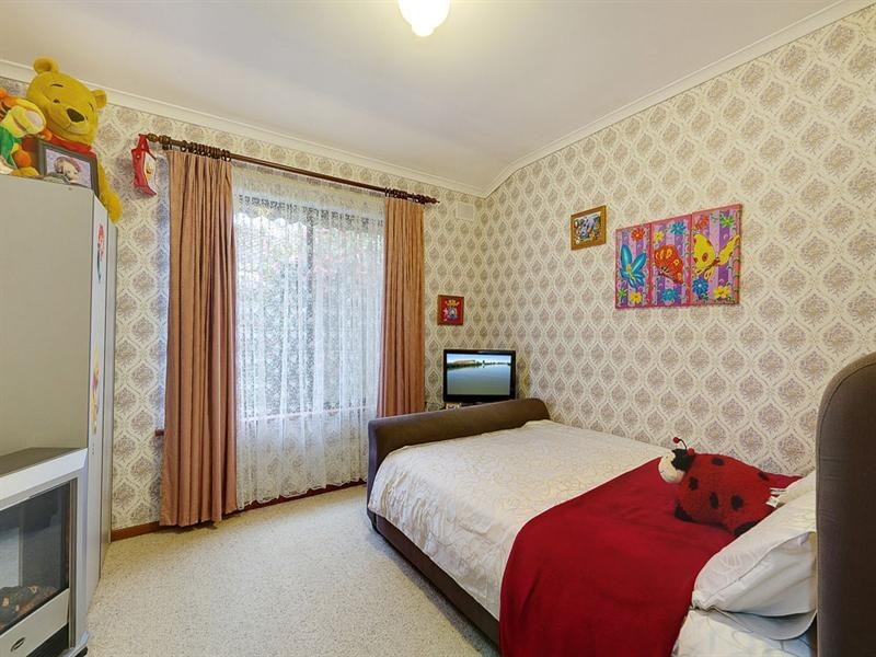 13 Lulworth Place, Flagstaff Hill SA 5159