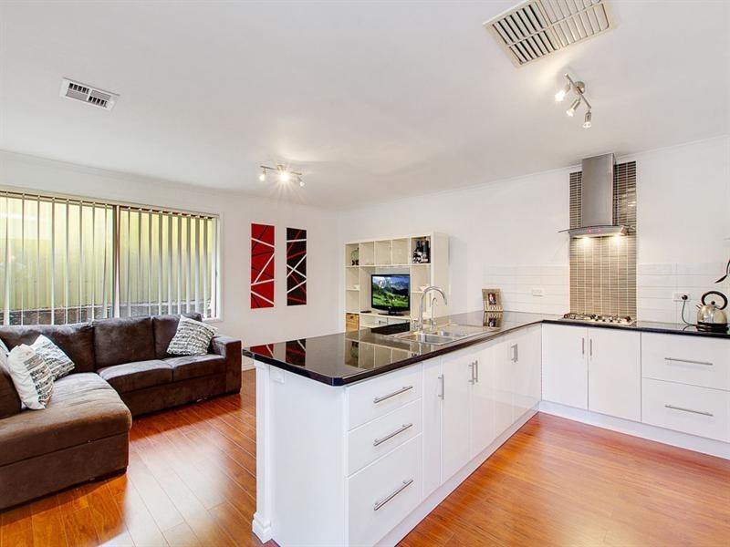 47 Forest Drive, Happy Valley SA 5159