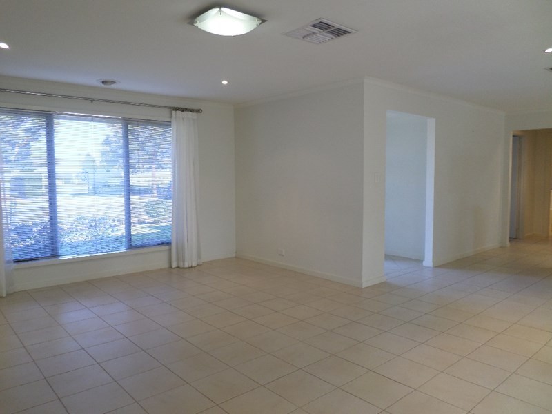 8 Emerald Boulevard, Aldinga Beach SA 5173