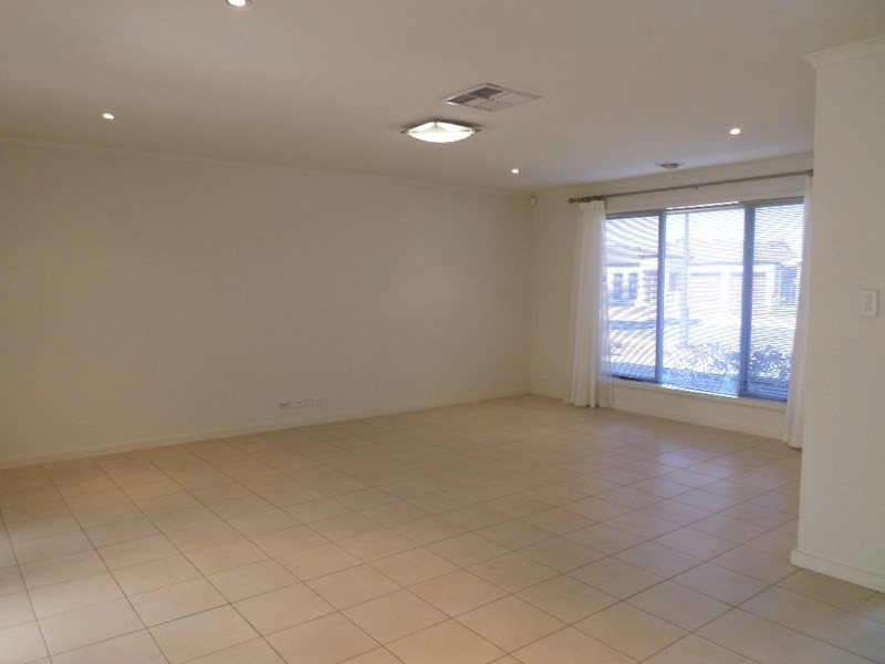 8 Emerald Boulevard, Aldinga Beach SA 5173