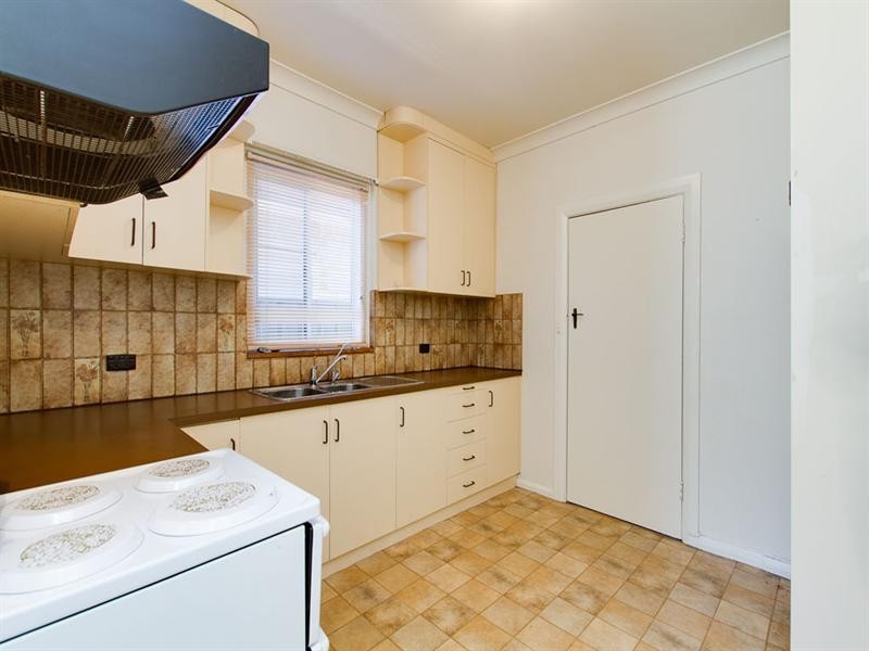 17 York Avenue, Clovelly Park SA 5042