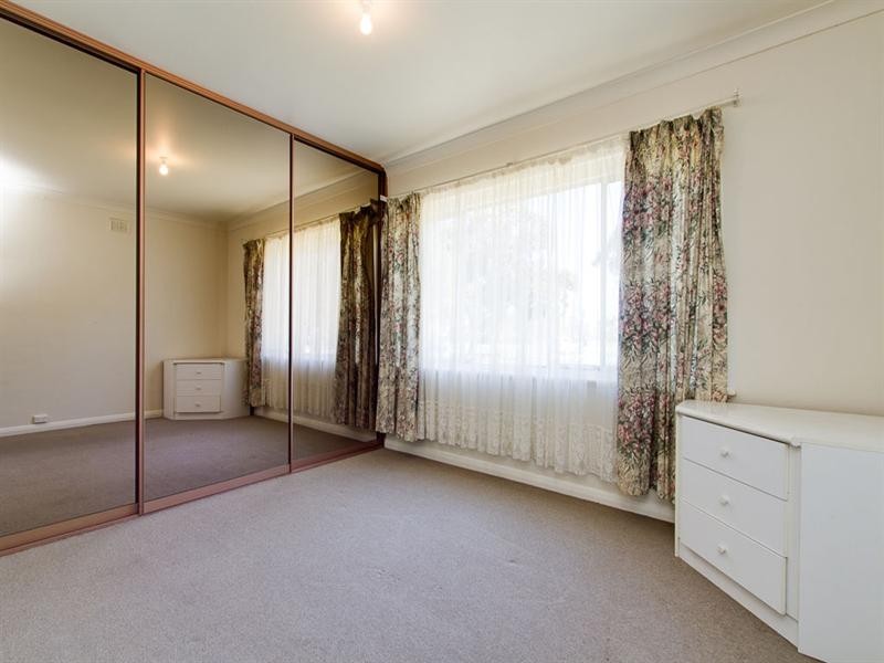 17 York Avenue, Clovelly Park SA 5042