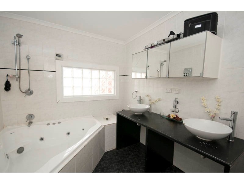 12 Alawoona Avenue, Mitchell Park SA 5043