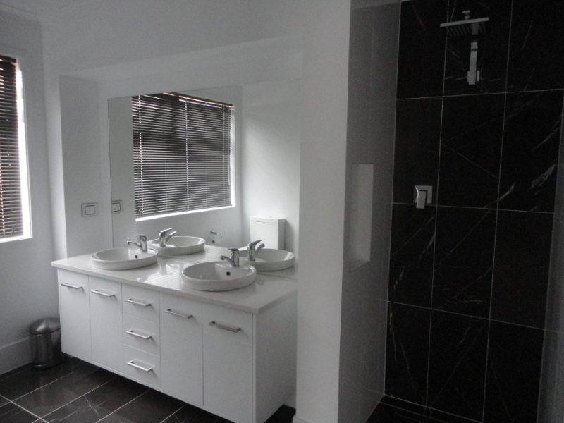 124 Bradley Grove, Mitchell Park SA 5043