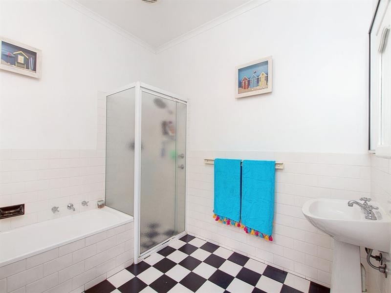 74 Lochside Drive, West Lakes SA 5021