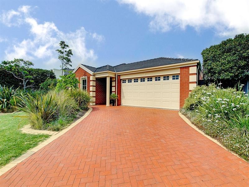 16 Mundulla Avenue, Woodcroft SA 5162