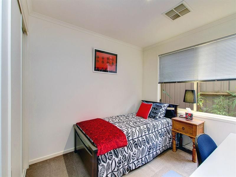 16 Mundulla Avenue, Woodcroft SA 5162