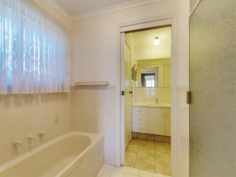 7 Kenmay Avenue, Mitchell Park SA 5043