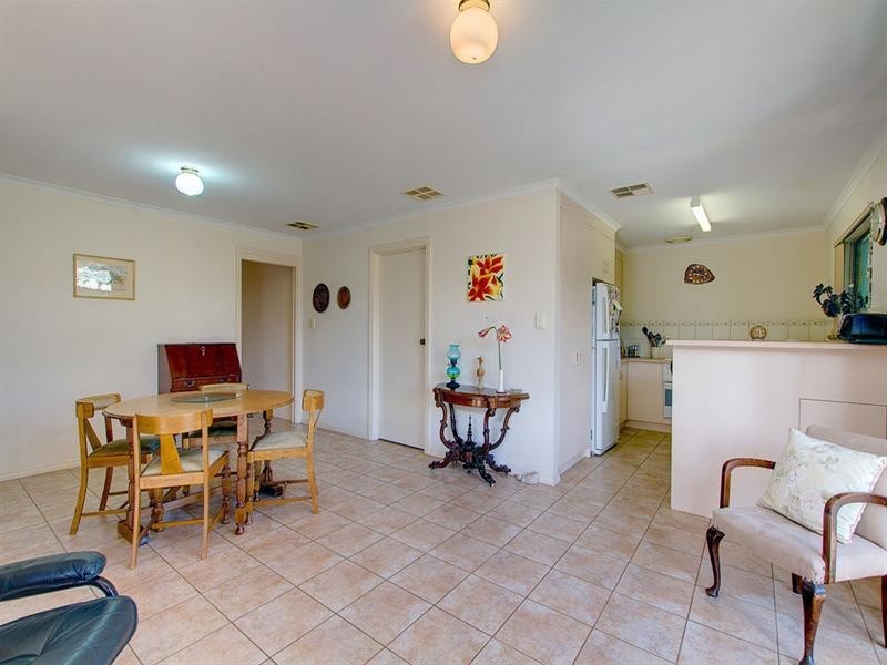 7 Kenmay Avenue, Mitchell Park SA 5043