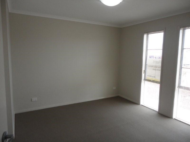 16 Miranda Place, Seaford Meadows SA 5169