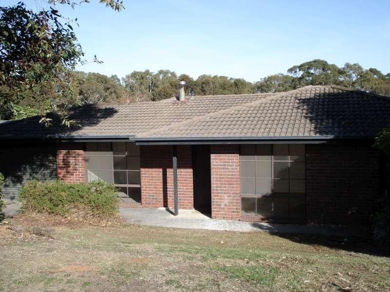 2 Lexcen Grove, Happy Valley SA 5159