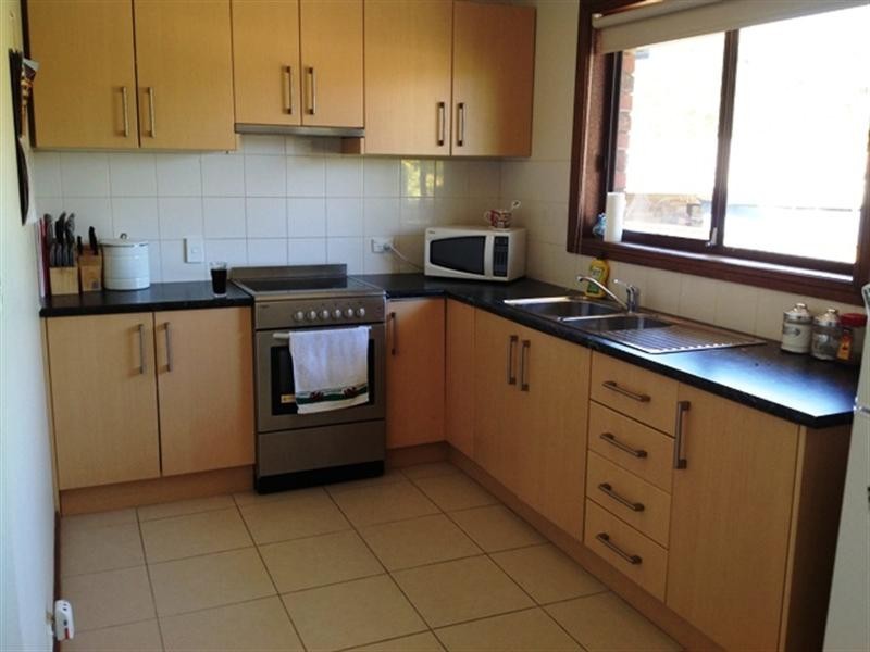 2 Lexcen Grove, Happy Valley SA 5159