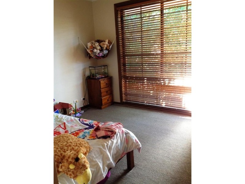 2 Lexcen Grove, Happy Valley SA 5159