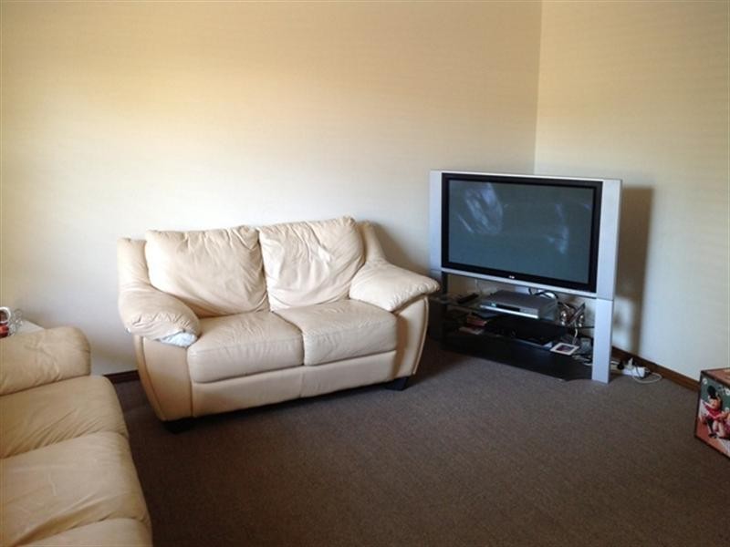 2 Lexcen Grove, Happy Valley SA 5159