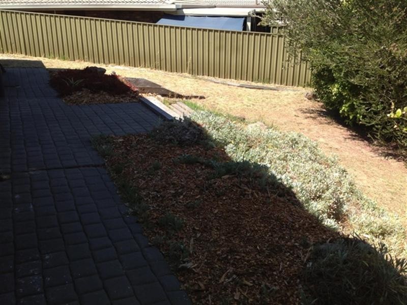 2 Lexcen Grove, Happy Valley SA 5159