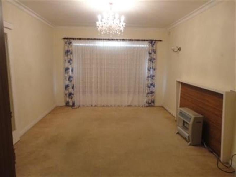 4 Clyde Street, Marion SA 5043