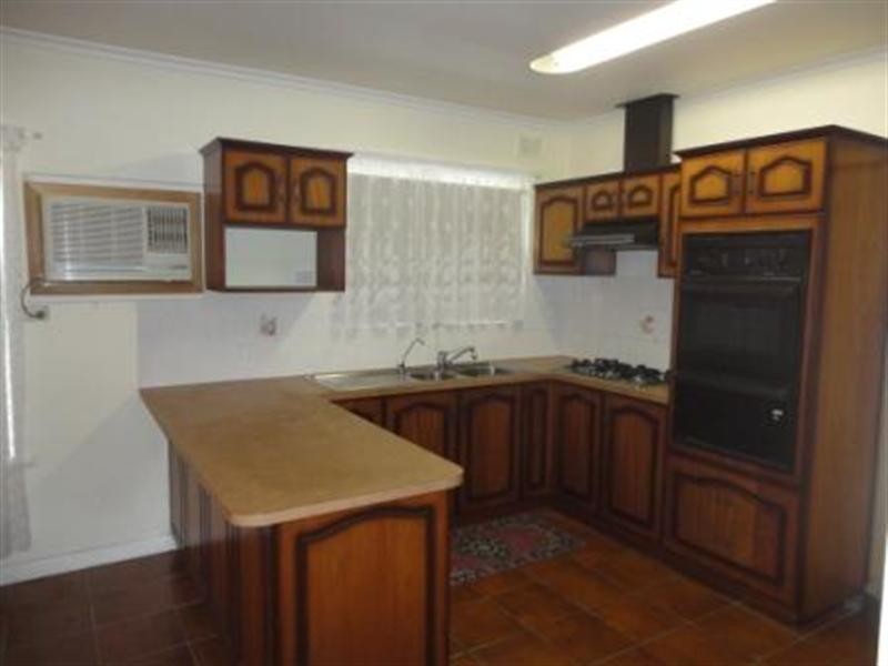 4 Clyde Street, Marion SA 5043