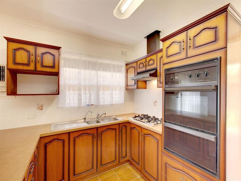 4 Clyde Street, Marion SA 5043